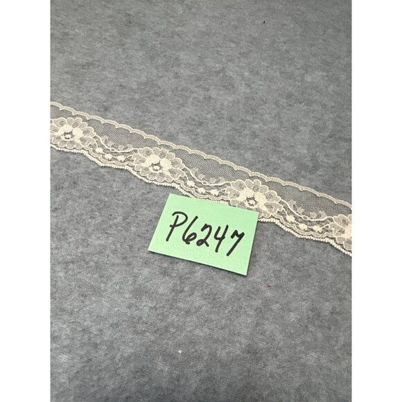 Vintage Ivory Floral Lace Trim 2 yards + 16" Scalloped Edge 1.25" wide Sewing Cr - Picture 6 of 6